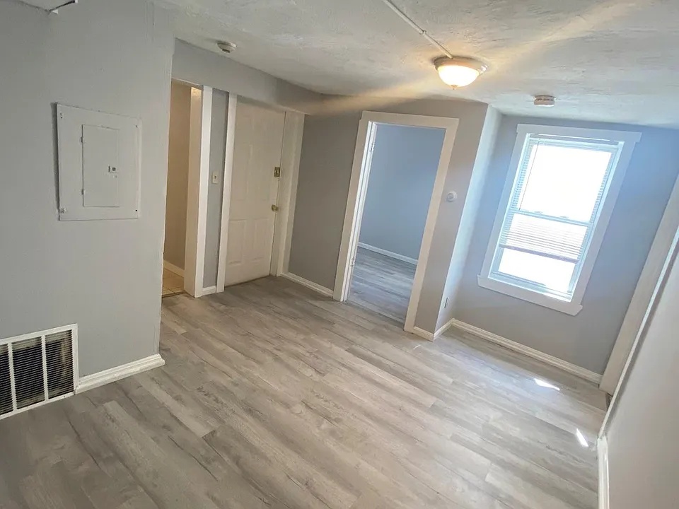 4 Gates St #1R