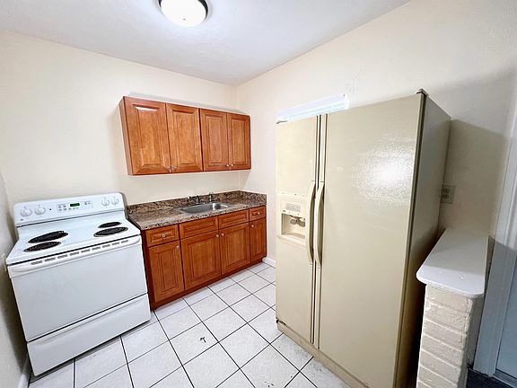 3rd image of 1010 NW 7th St #2