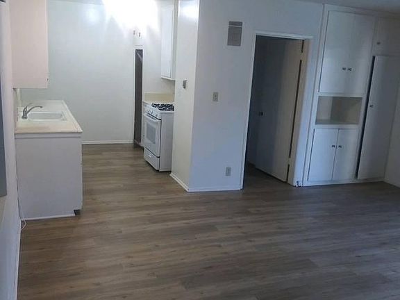 3rd image of 4323 Ventura Canyon Ave #B