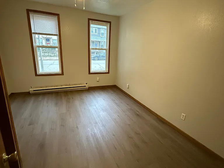 553 W Locust St #553 — Photo 4