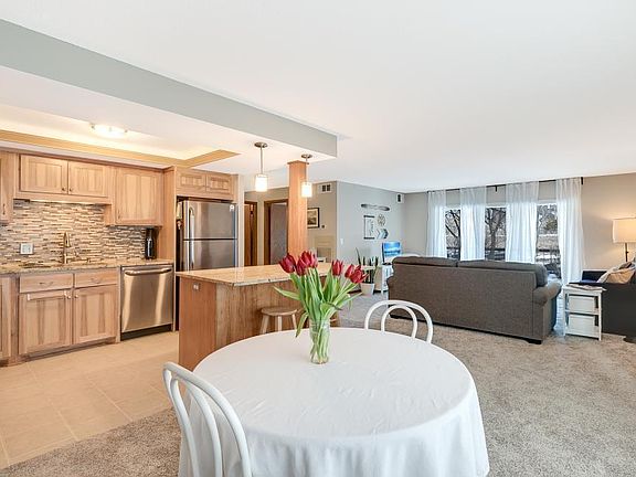 3rd image of 2885 Knox Ave S APT 208