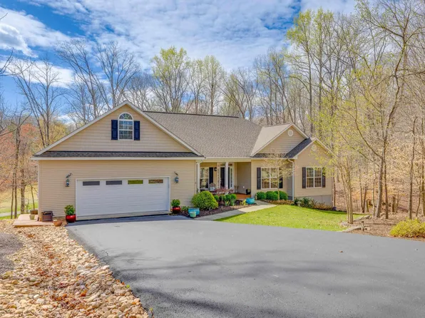 5 Winn Ct, Palmyra, VA 22963