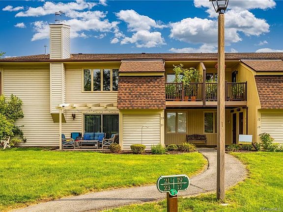 2nd image of 23 Little Oak Ln #23