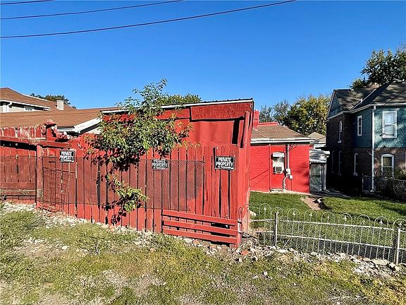 4th image of 1308 Sylvanie St
