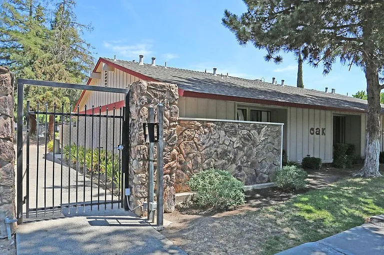 1001 Loughborough Dr — Photo 6