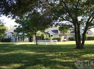 100 Meadow Dr, Burleson, TX 76028