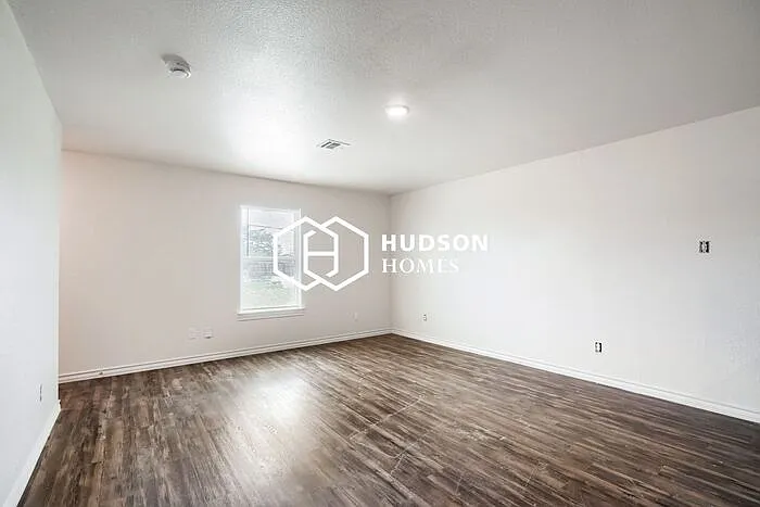 808 Walnut Ave — Photo 4