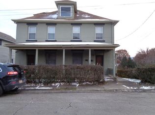 2 Daniel St #A, Uniontown, PA 15401