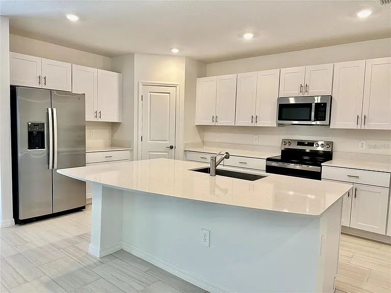 17606 Happytrails St — Photo 12