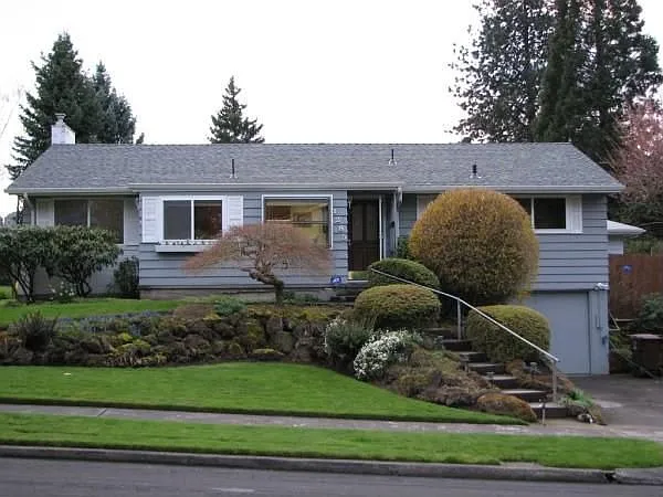 1285 SW Hilldale Ave photo 1