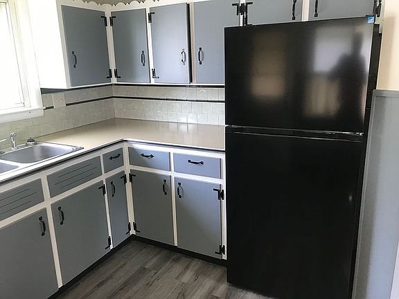 4th image of 426 Fernwood Ave