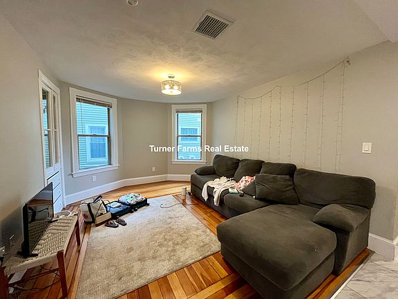 2nd image of 267 E Cottage St #1A