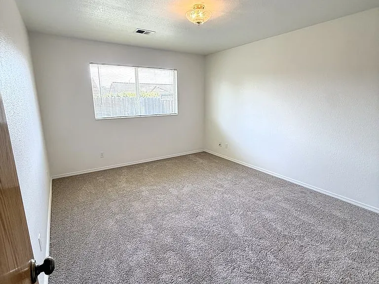 1250 Clearview Dr — Photo 11