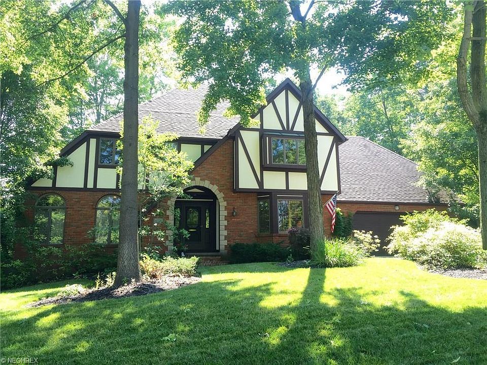 1st image of 525 Woodbury Dr