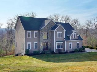 320 Shining Rock Dr, Northbridge, MA 01534