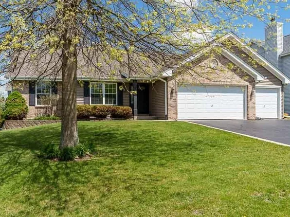 12323 Meadow Dr, Winnebago, IL 61088