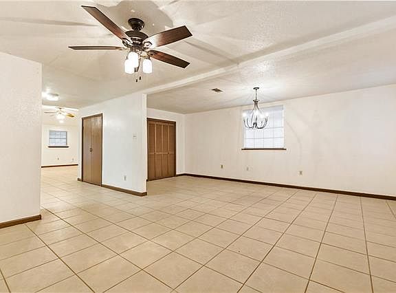 3rd image of 332 Dome Dr