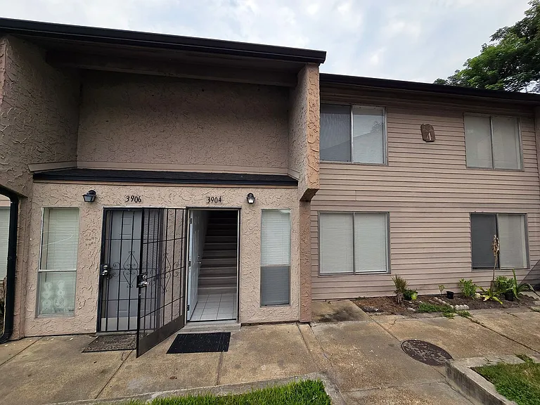 3904 Coronation Ct #402 — Photo 1