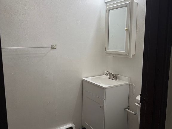 5th image of 2338 Kemper Ln #9