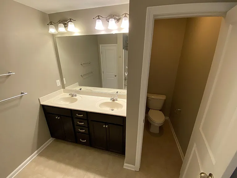 1634 Holly Grove Way — Photo 10