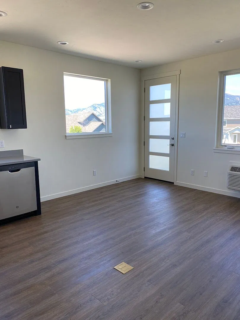 Beautiful 1 Bedroom Apartment in Bozeman Heated Garage! — Photo 3
