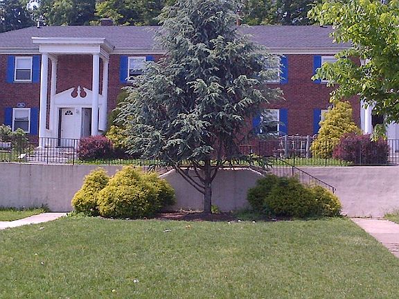 2nd image of 2421 Parkway Blvd #A