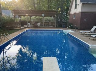 451 Old Oak Ln, Collierville, TN 38017