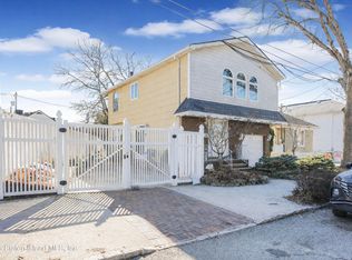 132 Cedarview Ave, Staten Island, NY 10306