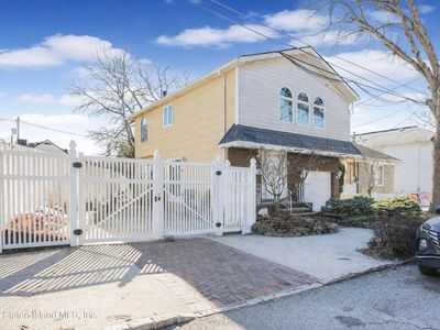 132 Cedarview Ave, Staten Island, NY, 10306