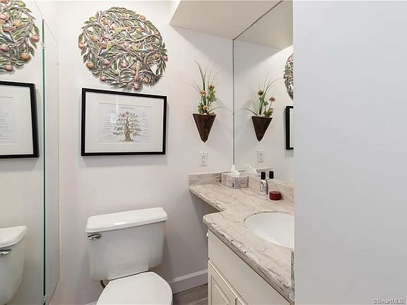 4th image of 212 Richards Ave APT 1