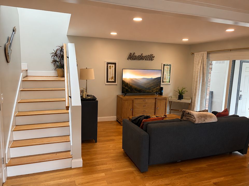 1st image of 940 Gale Ln APT 108