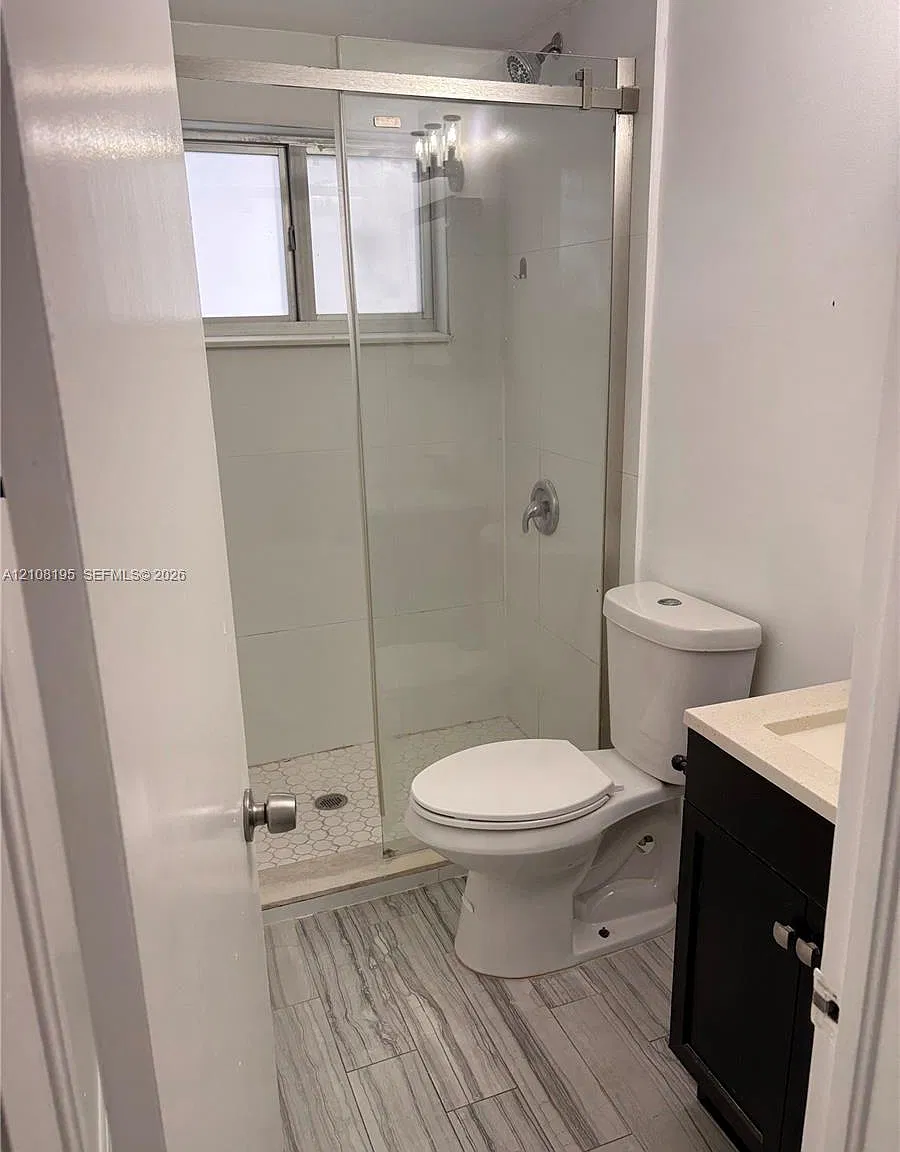 641 Espanola Way — Photo 4