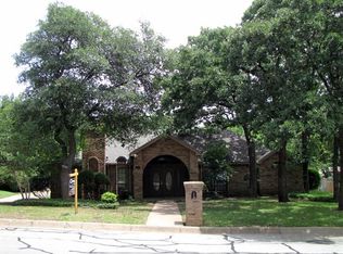 1717 Rock View Ct, Fort Worth, TX 76112