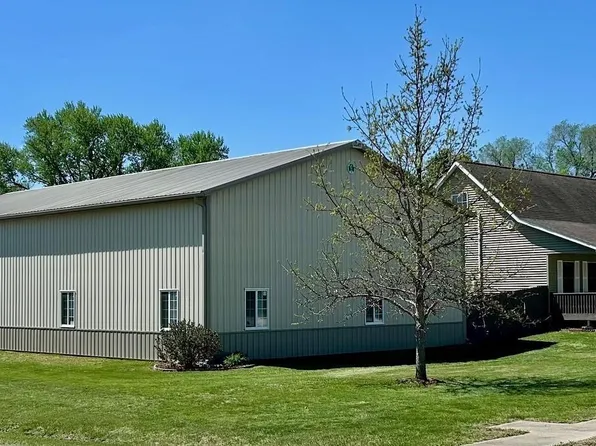 204 W Church St, Pleasant Plains, IL 62677