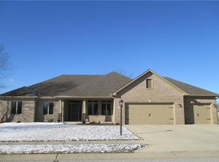 5945 Hickory Woods Dr, Plainfield, IN 46168