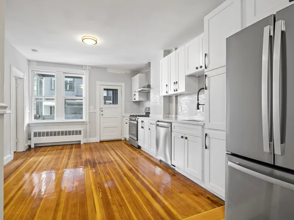 131 Cottage St #1R, Boston, MA 02128