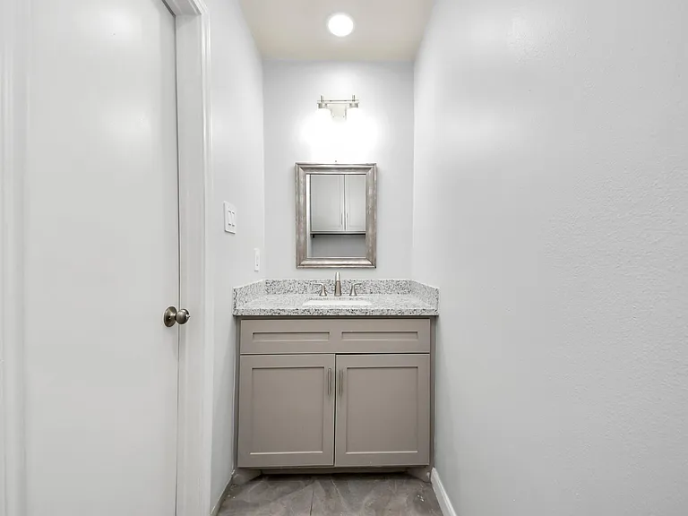 5003 Enyart St — Photo 34