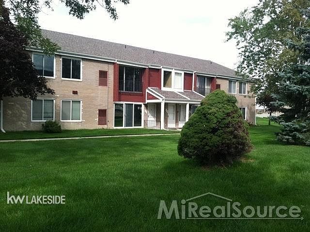 1st image of 302 Sunset Ln