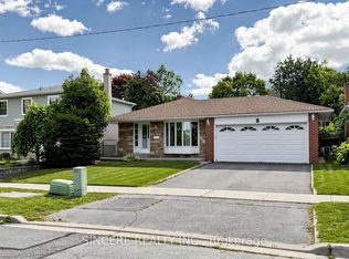 5 Glendower Cir, Toronto, ON M1T2Y9