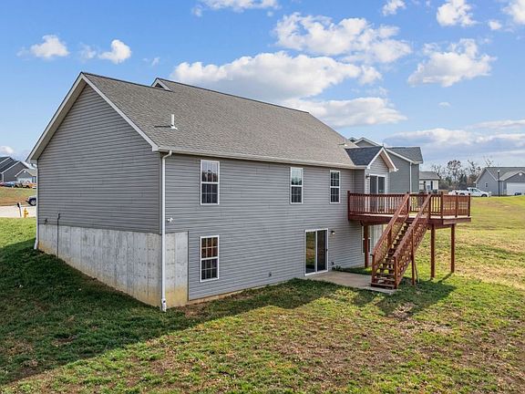 3rd image of 3 Carolina Ct Unit 1