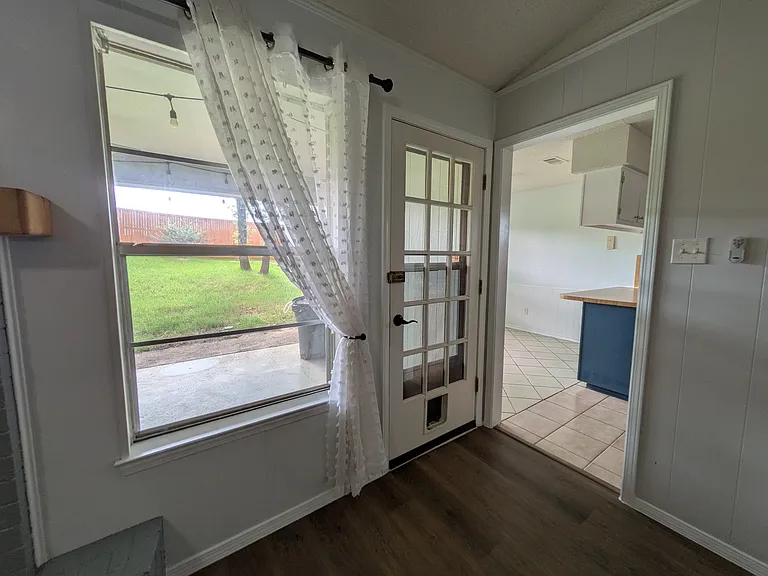2305 Stockbridge Ct — Photo 15