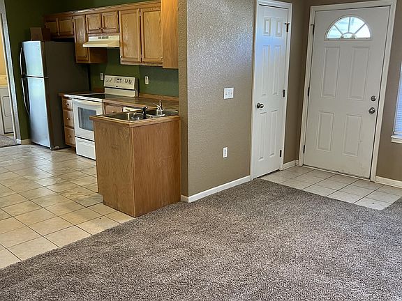 4th image of 707 Elliott Ln