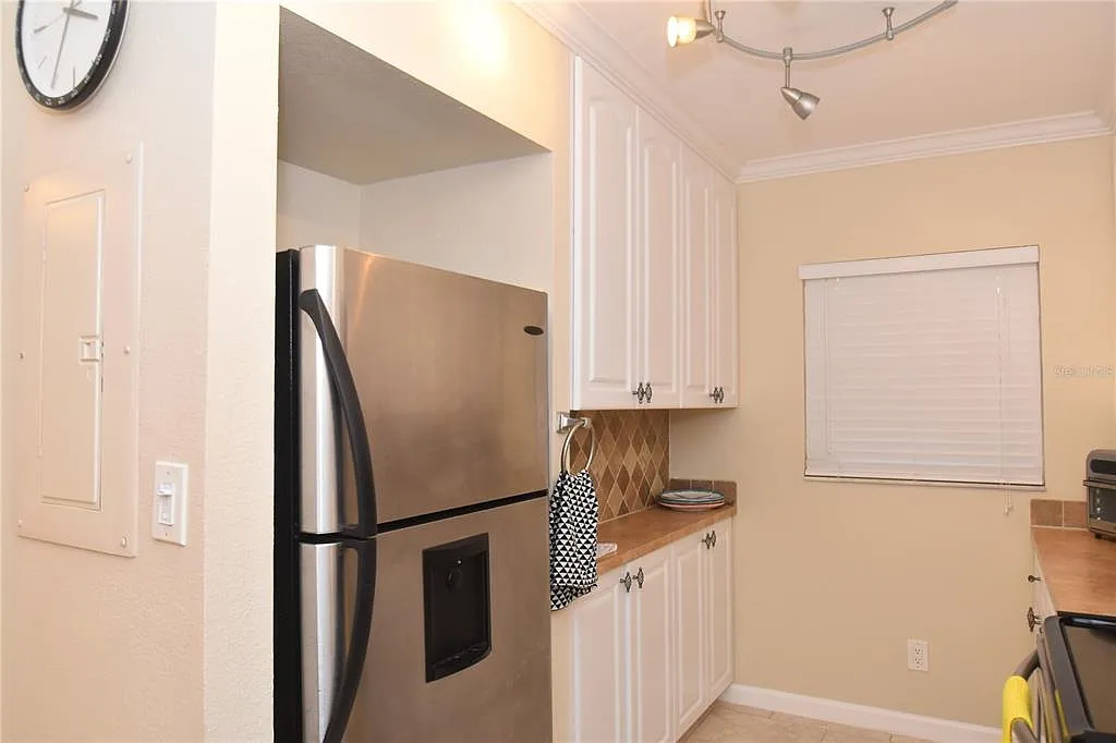 2 bed, 1.0 bath, 991 sqft, $3,500 — Photo 4