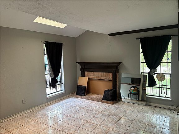 4th image of 10912 Gulf Fwy APT 70