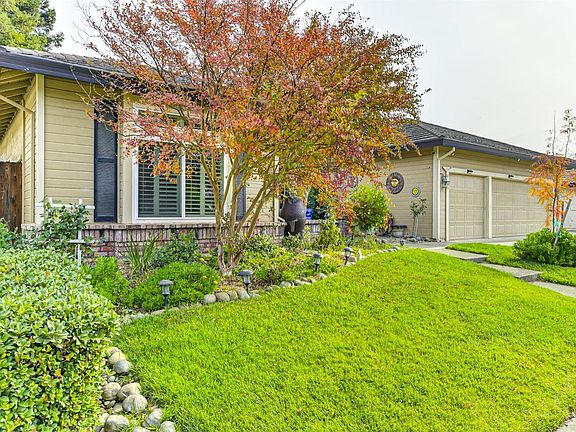 2nd image of 9043 Camden Lake Way