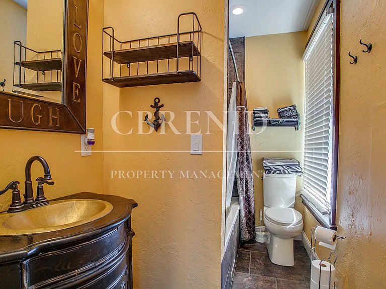 1214 W Maine St — Photo 32
