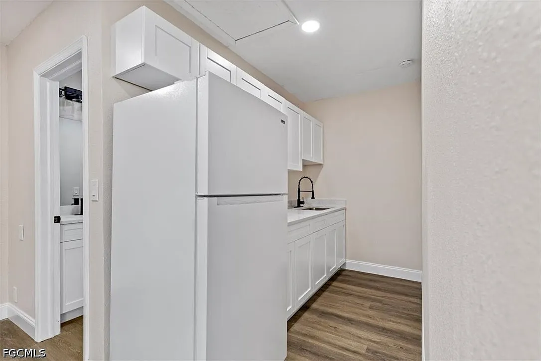 1 bed, 1.0 bath, 275 sqft, $900 — Photo 4