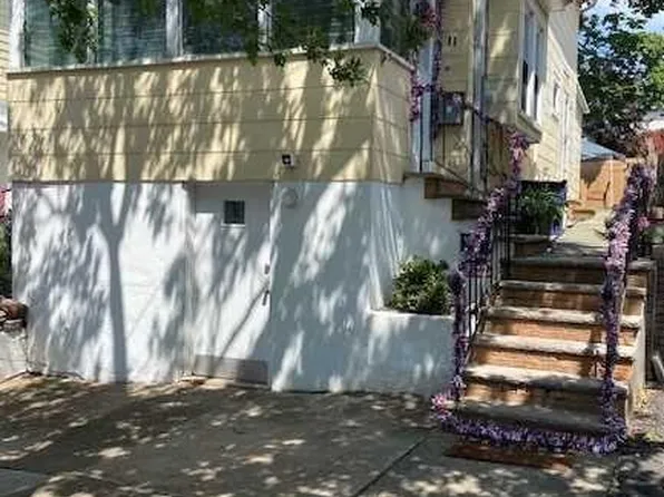 60 Park St, Ridgefield Park, NJ 07660