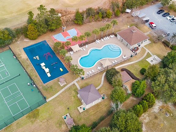 3rd image of 20B Club House Dr