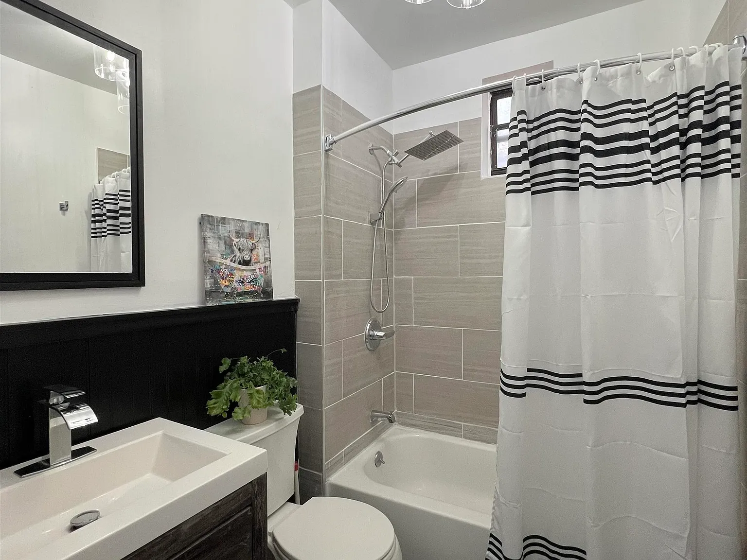 2 bed, 1.0 bath, 1308 sqft, $3,100 — Photo 2